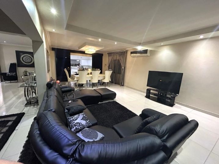 4 Bedroom Property for Sale in Oos Einde North West